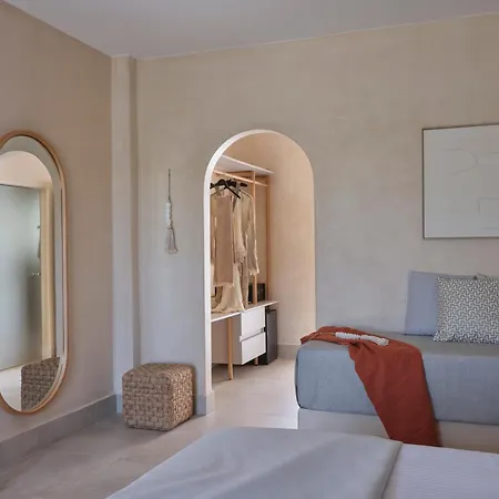 Salt Paros 酒店 4*