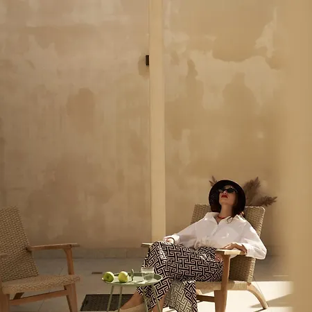 Salt Paros 酒店 4*